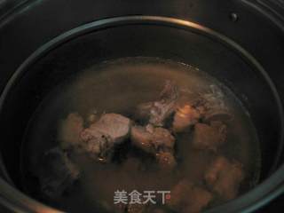 养生菜——苦瓜烧排骨的做法步骤：1