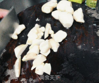 子姜葛根焖鸭的做法步骤：1