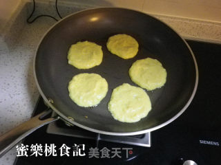 葱香豆渣饼的做法步骤：4
