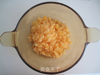 清爽消暑的夏季小甜品——【哈密瓜慕斯】的做法步骤：1