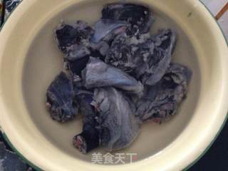 【灵芝乌鸡汤】----安神补气的做法步骤：2