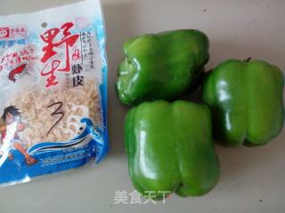虾皮炒青椒的做法步骤：1