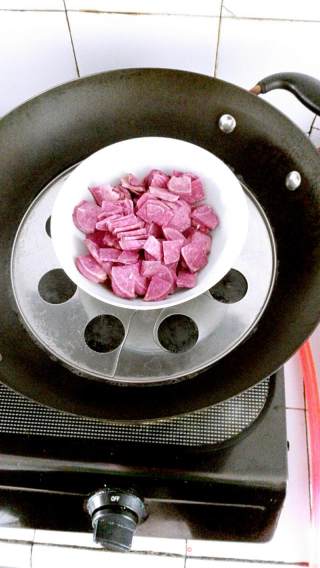 玉米面紫薯饼的做法步骤：2