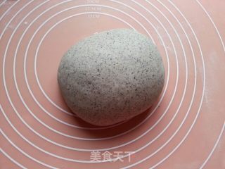 黑芝麻馒头卷的做法步骤：6