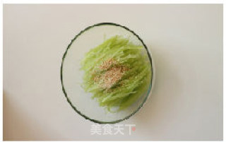 凉拌莴笋--简单漂亮的莴笋的做法步骤：3