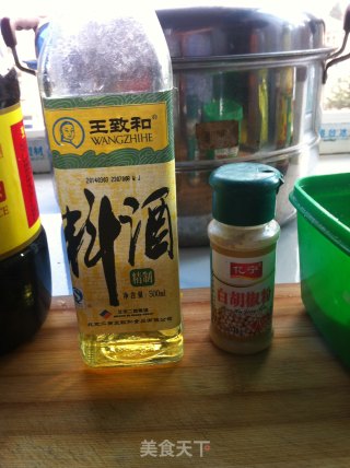土豆洋葱红烧肉焖饭的做法步骤：1