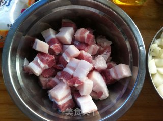 土豆洋葱红烧肉焖饭的做法步骤：4