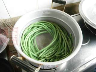 麻酱豇豆的做法步骤：2