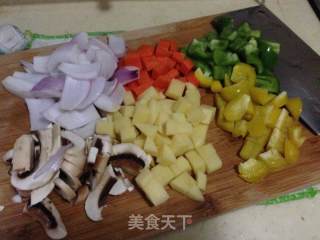【咖喱土豆虾仁】----鲜美爽口的做法步骤：4