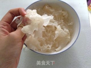 酒香银耳羹的做法步骤：4