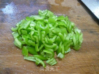 青椒雪菜炒鸡蛋的做法步骤：3