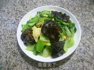 黑木耳鸡蛋炒青菜的做法步骤：10