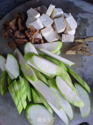 丝瓜豆腐汤的做法步骤：2