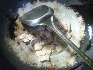 肉片炒梅豆的做法步骤：3