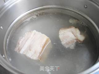 腐乳扣碗肉的做法步骤：1
