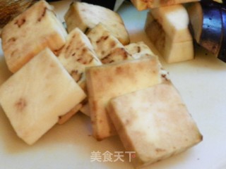 泰汁肉末铺茄子的做法步骤：1