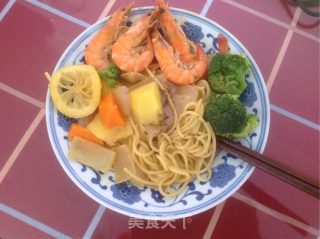 椰香咖喱鲜虾意面的做法步骤：10