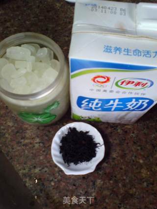 自制简易奶茶的做法步骤：1