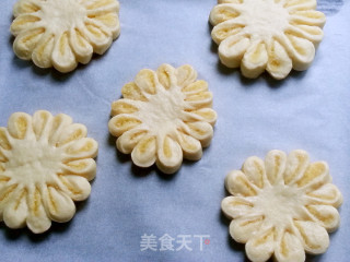 椰蓉菊花面包的做法步骤：24
