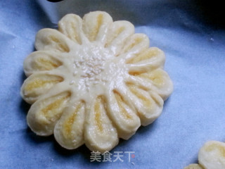 椰蓉菊花面包的做法步骤：26