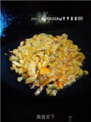 饭扫光：萝卜干炒四季豆的做法步骤：5