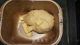 草莓酱扭纹千层面包的做法步骤：2