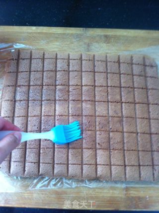 朗姆波点巧克力蛋糕卷的做法步骤：25