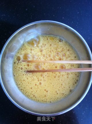 虾仁水饺的做法步骤：1