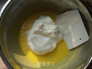 戚风纸杯蛋糕的做法步骤：6