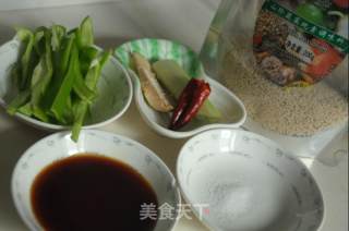 鸡肉炒西瓜皮的做法步骤：2