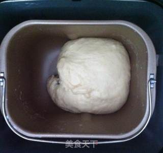 火腿毛毛虫面包的做法步骤：2