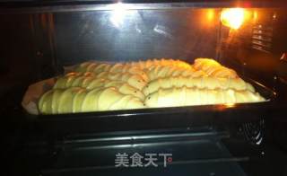 火腿毛毛虫面包的做法步骤：8