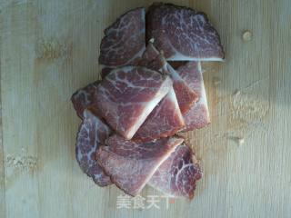 蒜薹炒腊肉的做法步骤：1