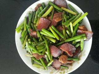 蒜薹炒腊肉的做法步骤：5