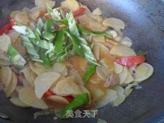 东北家常菜——西红柿尖椒土豆片的做法步骤：9