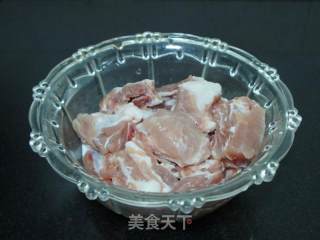 排骨粉丝菌菇汤的做法步骤：1