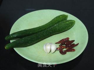 脆拌黄瓜丁的做法步骤：1