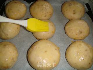 核桃餐包的做法步骤：12