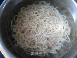 青菜肉丝炒面的做法步骤：4