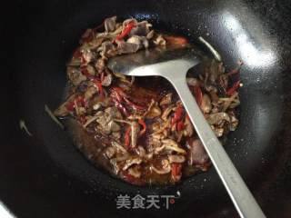 泡椒炒鸡杂的做法步骤：6