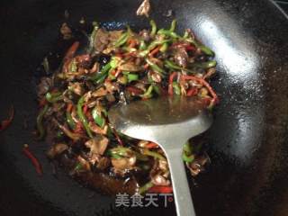 泡椒炒鸡杂的做法步骤：8
