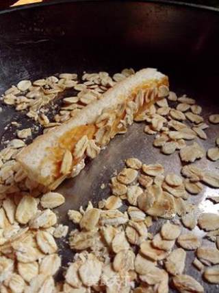 吐司披萨的边角美味【微波花生吐司棒】的做法步骤：5