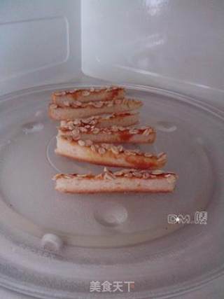 吐司披萨的边角美味【微波花生吐司棒】的做法步骤：6
