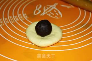 花形豆沙面包的做法步骤：3