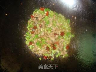 肉末花菜的做法步骤：2