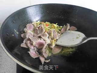 剁椒鸭肫——超级下饭菜的做法步骤：5