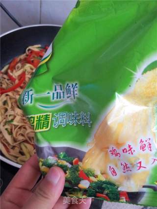 黄瓜炒千张的做法步骤：10