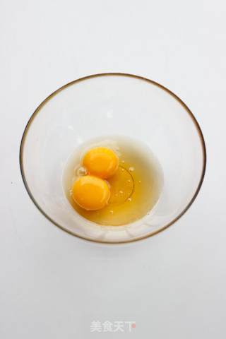 【蜂蜜冰淇淋】夏日养颜美容的冰品的做法步骤：2