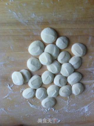 洋葱水饺的做法步骤：8