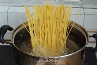 番茄蘑菇香肠意面----七夕上道应景的快手洋餐的做法步骤：7